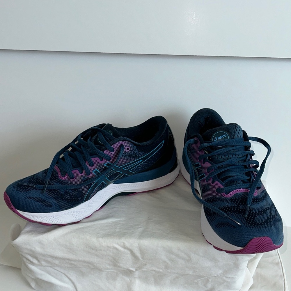 ASICS Gel- Nimbus23 Women's Wide Navy and Pink Running Shoes.